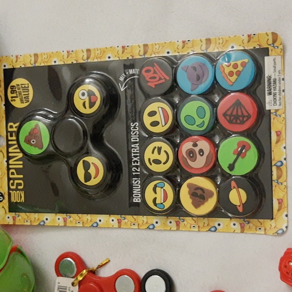 Fidget Fun Sensory Stress Relief Bundle NO BATTERIES NEEDED - Picture 7 of 16